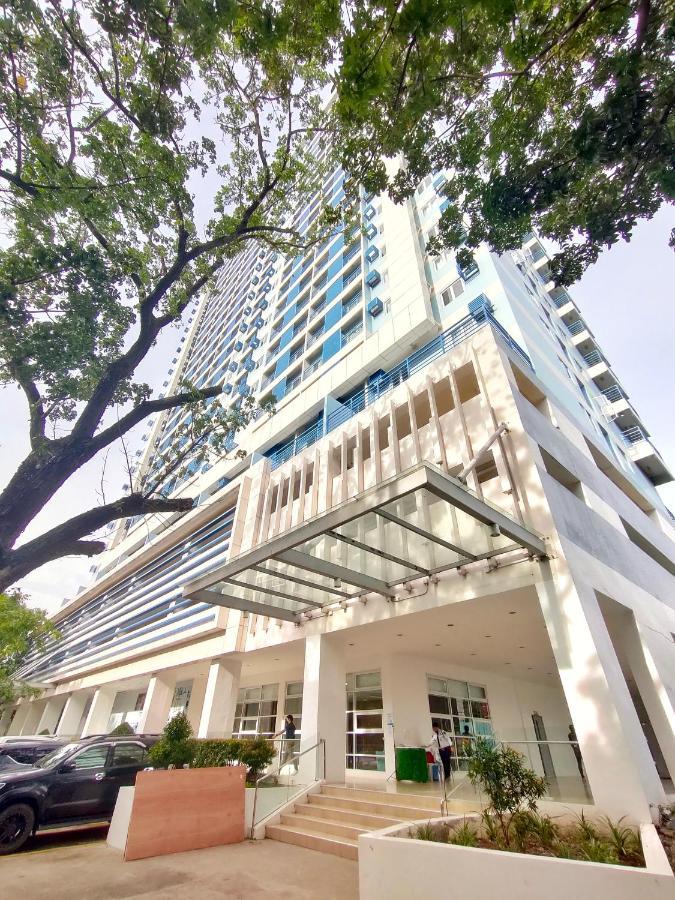 Quince Studio W/ Balcony Orochi Staycation Ph At Loop Tower Cdo 카가얀드오로 외부 사진
