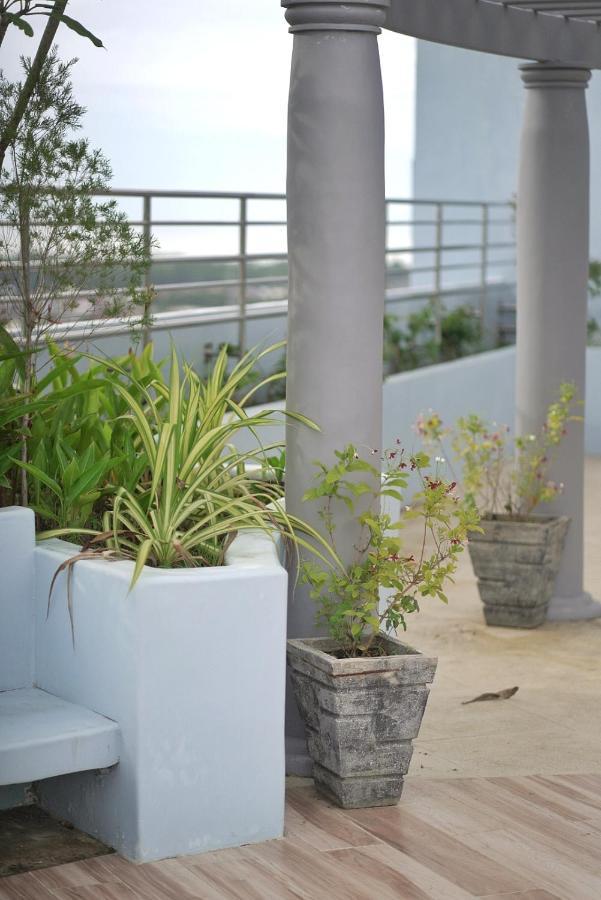 Quince Studio W/ Balcony Orochi Staycation Ph At Loop Tower Cdo 카가얀드오로 외부 사진