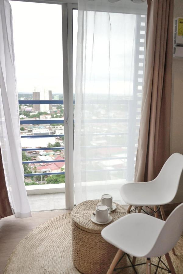 Quince Studio W/ Balcony Orochi Staycation Ph At Loop Tower Cdo 카가얀드오로 외부 사진